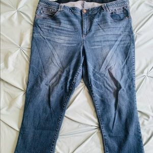 DEMOCRACY ankle length jeans. Size 22. Great Condition.